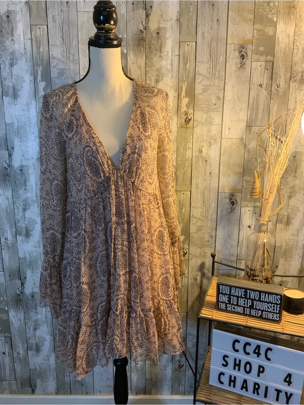Elizabeth and James Mauve Paisley V-Neck Tiered Tunic